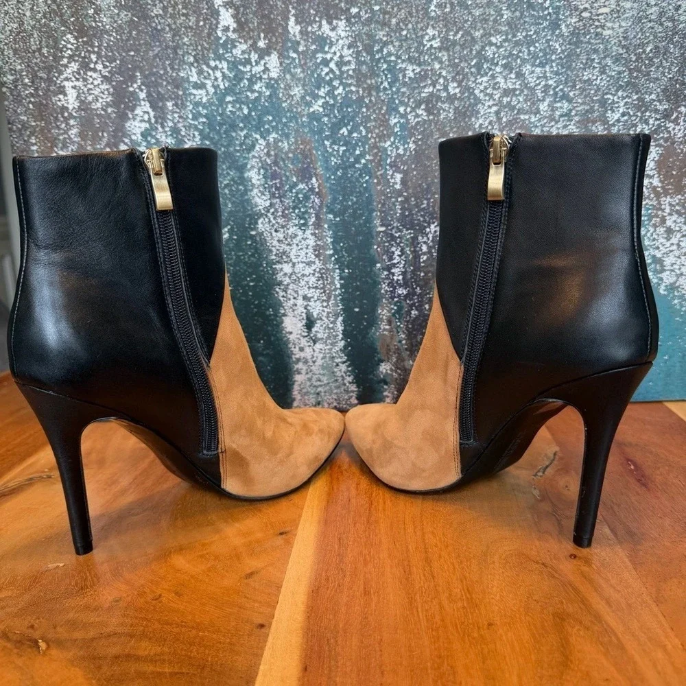 Charles by Charles David Minimalist Suede/Leather Boots – Camel & Black: EUC